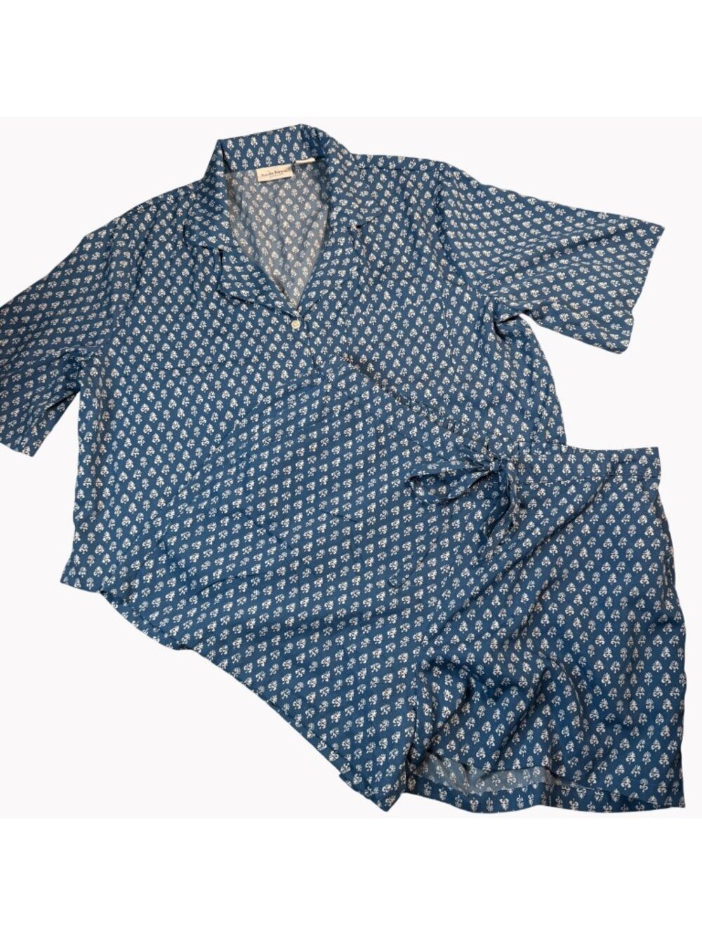 Haute Hippie Pajama Set Womens Size Blue White Floral Button Up Shorts